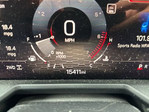 Certified 2024 GMC Acadia Elevation w/ Luxury Package image 5