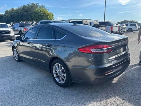 Used 2020 Ford Fusion SE FWD image 7