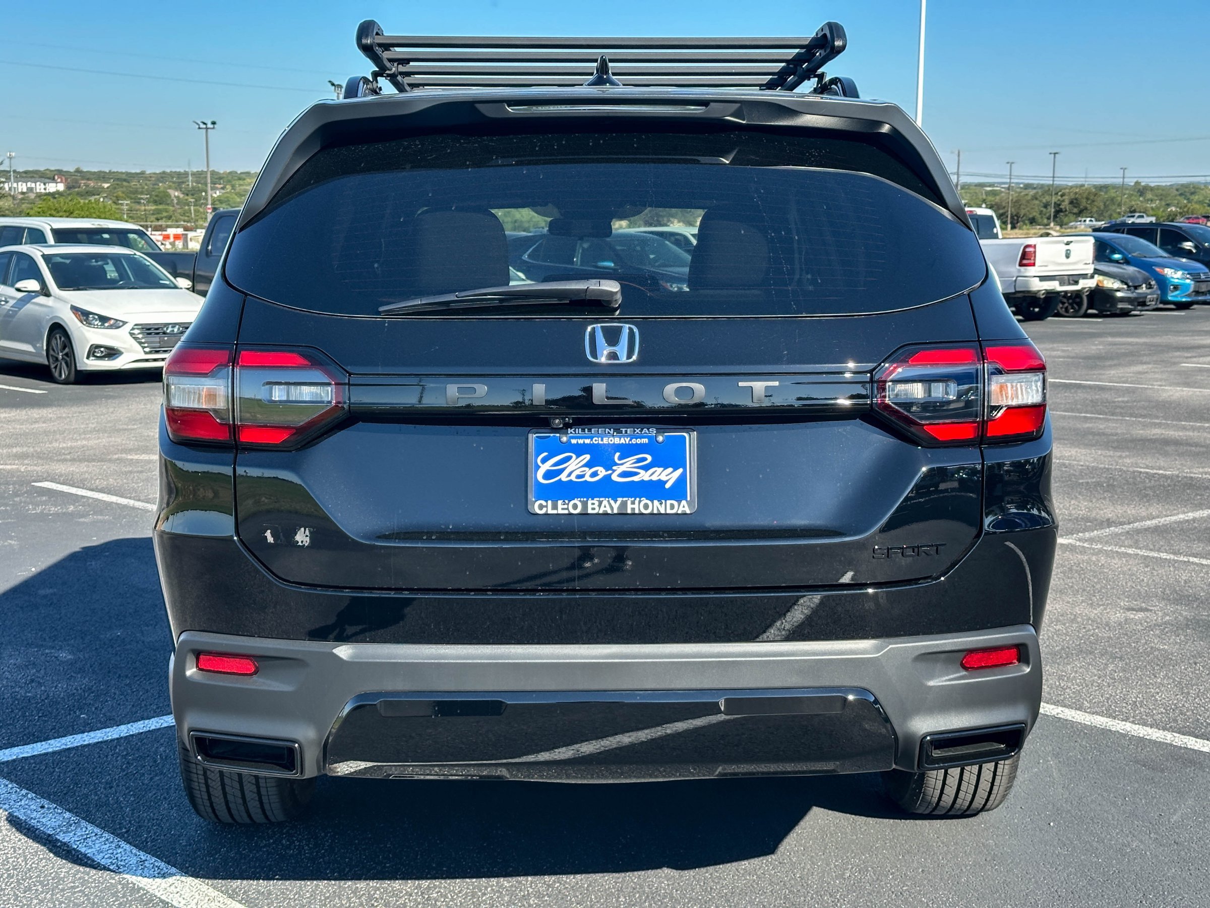 New 2026 Honda Pilot Sport image 7