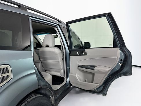 Used 2013 Subaru Forester 2.5X Premium w/ Popular Pkg 2 image 28