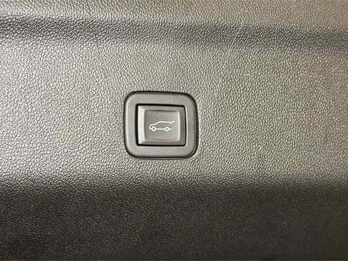 Used 2024 GMC Yukon Denali Ultimate image 19