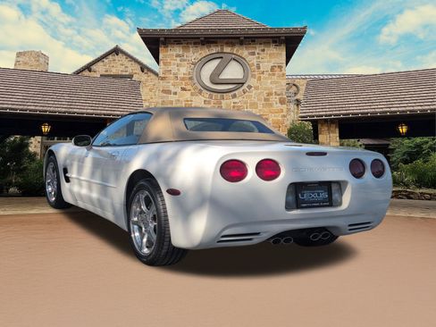 Used 2002 Chevrolet Corvette Convertible w/ Preferred Equipment Group2 RWD image 3