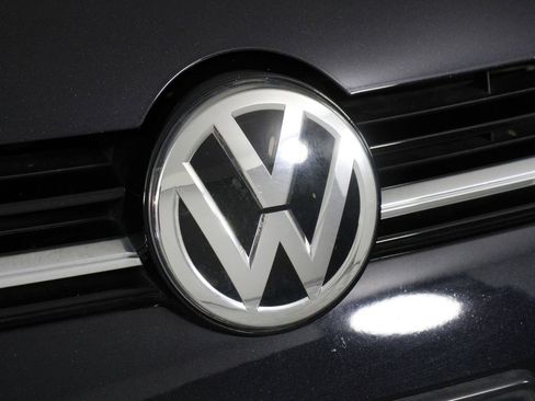Used 2019 Volkswagen Golf S FWD image 26