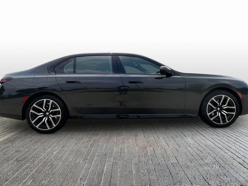 Used 2024 BMW 740i xDrive w/ Executive Package AWD/4WD image 8