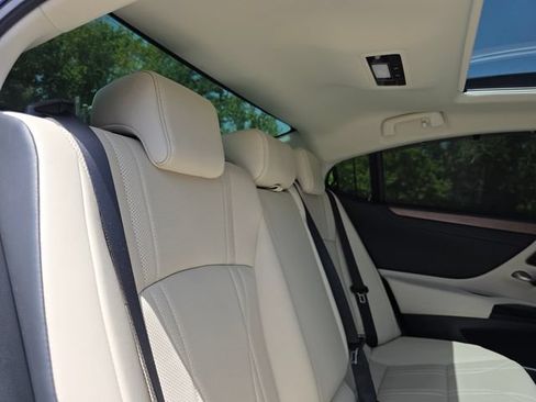 Used 2024 Lexus ES 350 Ultra Luxury w/ Accessory Package (Z1) FWD image 14