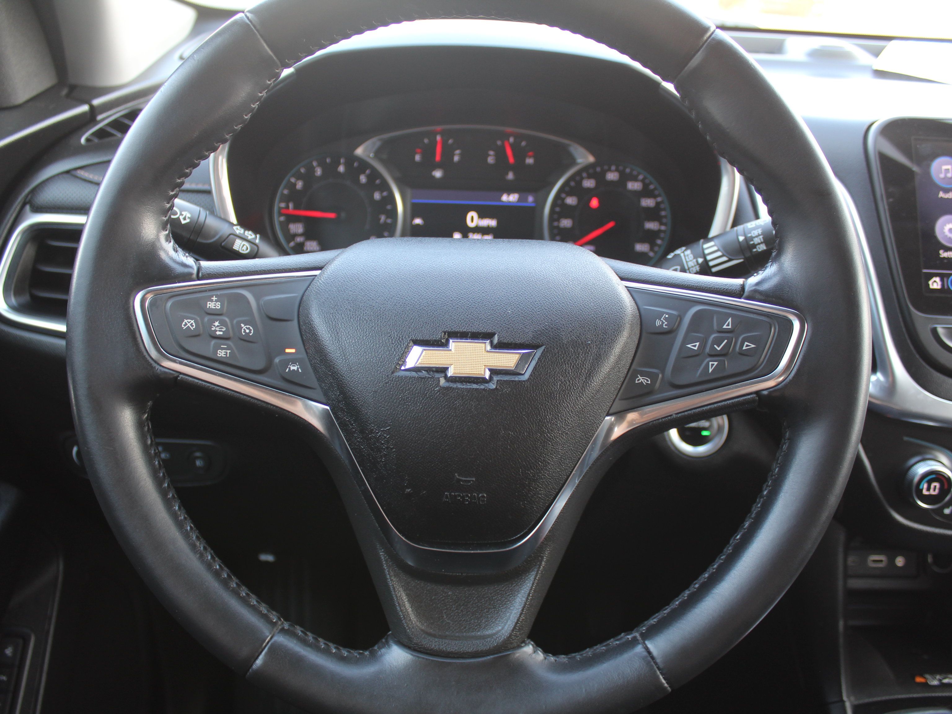 Used 2021 Chevrolet Equinox Premier FWD image 17