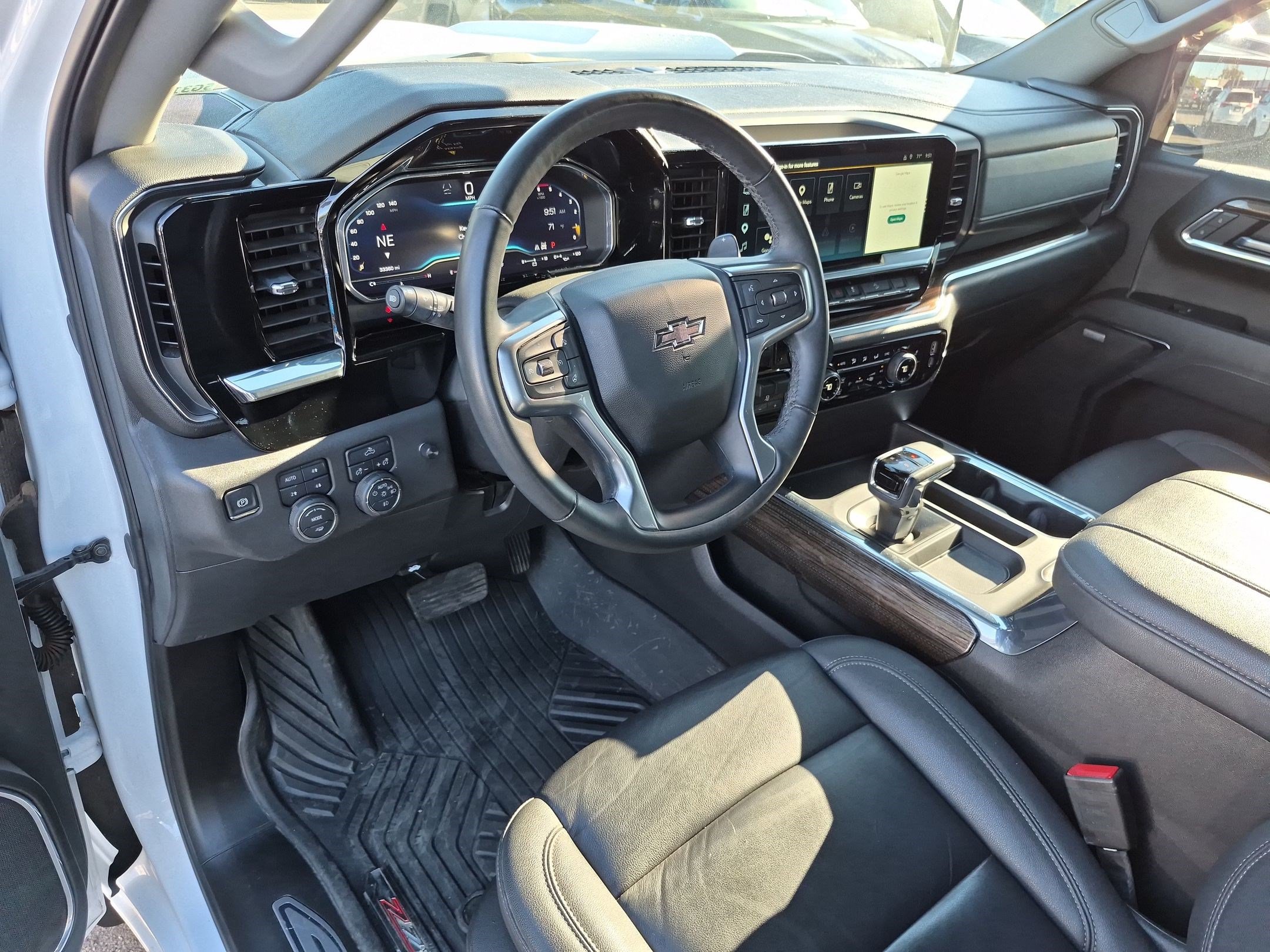 Used 2025 Chevrolet Silverado 1500 LT Trail Boss w/ Convenience Package II AWD/4WD image 17