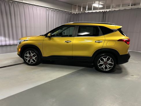 Used 2023 Kia Seltos SX w/ SX Sunroof Package image 4