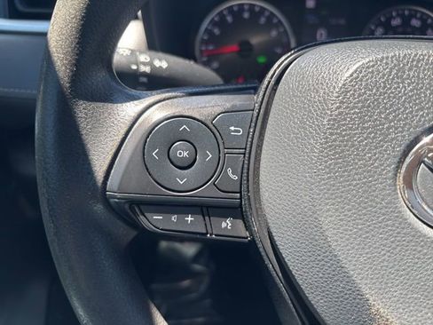 Used 2021 Toyota RAV4 LE AWD/4WD image 30