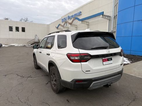 Used 2023 Honda Pilot TrailSport image 12