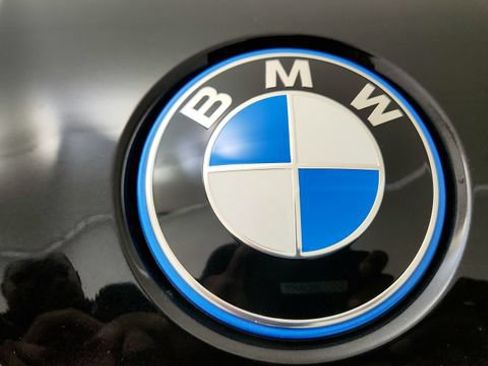 Used 2025 BMW i7 xDrive60 w/ Executive Package RWD image 31