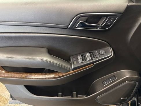 Used 2019 Chevrolet Tahoe LT w/ Luxury Package AWD/4WD image 11