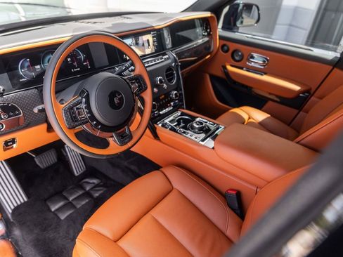 Certified 2025 Rolls-Royce Cullinan Black Badge w/ Leather Finishing Pack AWD/4WD image 20