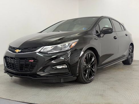 Used 2018 Chevrolet Cruze LT w/ Sun And Sound Package FWD image 3
