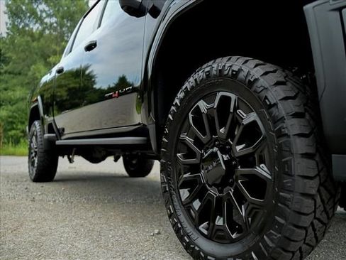 New 2026 GMC Sierra 2500 AT4 w/ AT4 Premium Plus Package AWD/4WD image 4