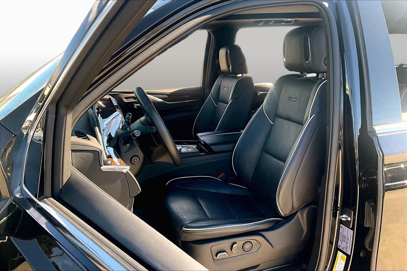 Used 2023 Cadillac Escalade ESV Premium Luxury RWD image 8