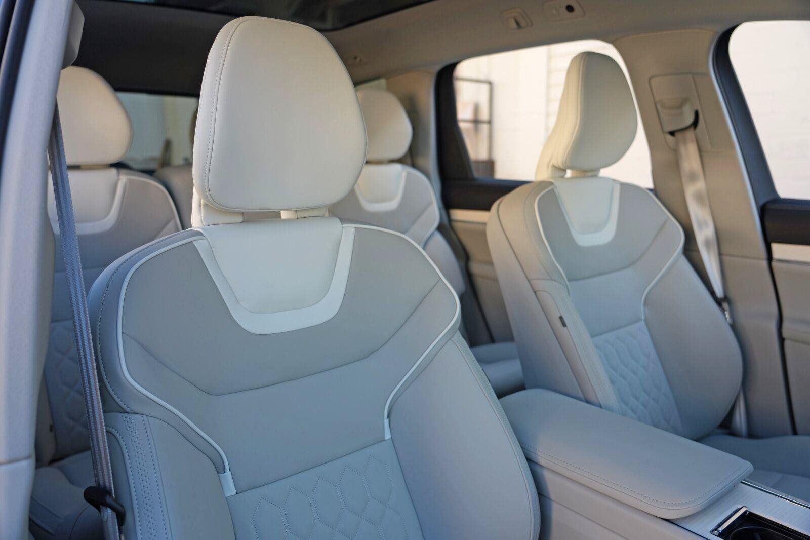 Used 2025 Volvo EX90 Ultra AWD/4WD image 36