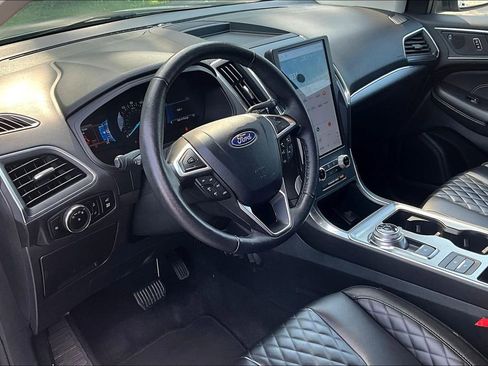 Used 2024 Ford Edge Titanium image 18