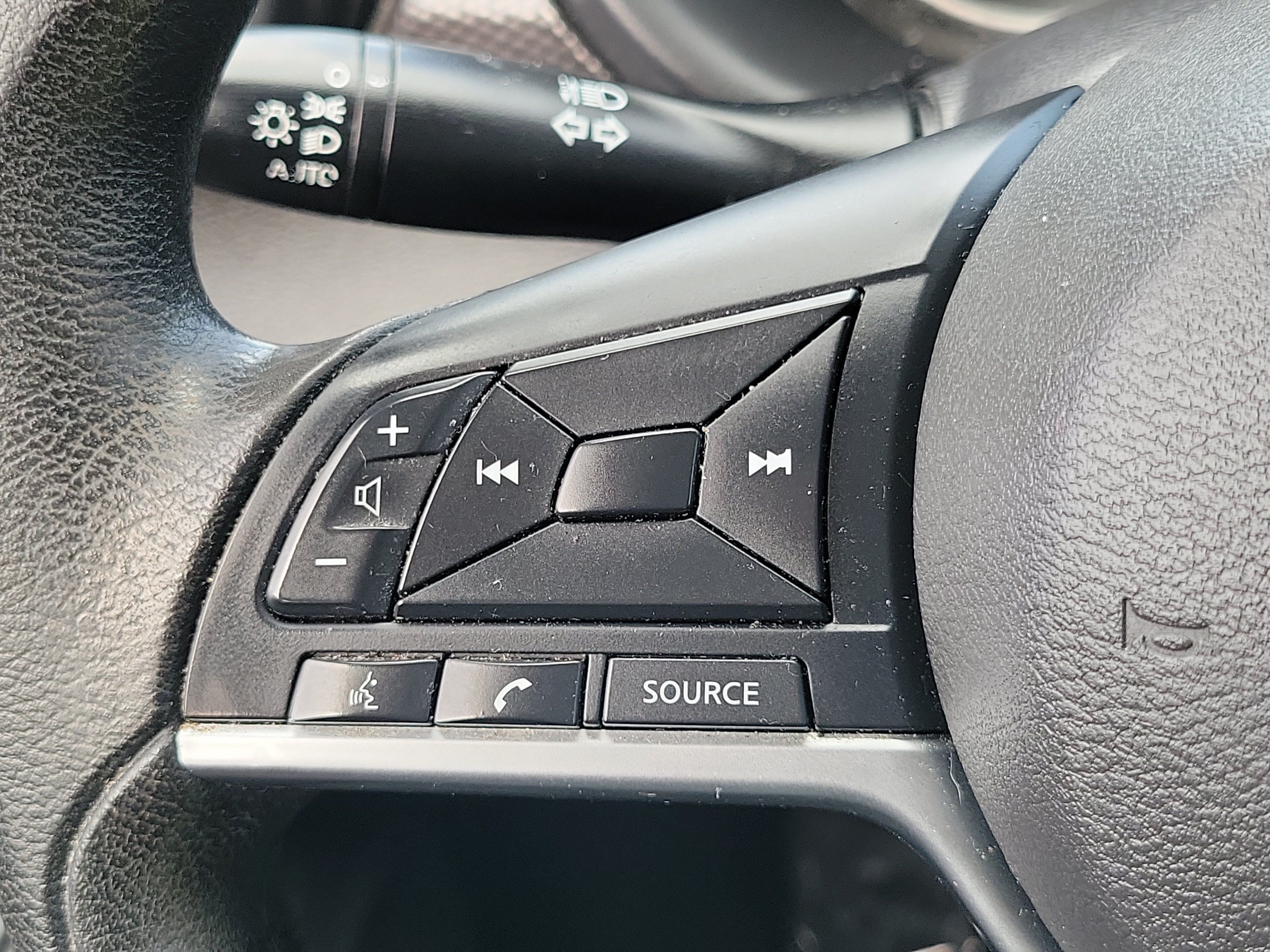 Used 2020 Nissan Kicks S FWD image 25