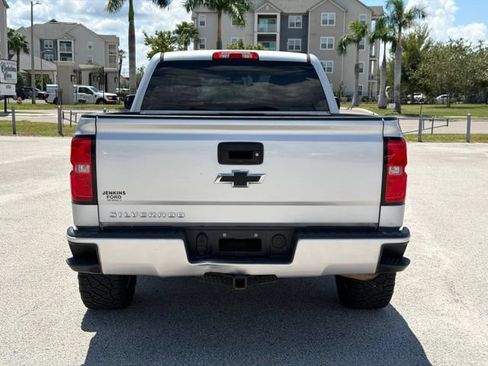 Used 2017 Chevrolet Silverado 1500 Custom w/ Custom Convenience Package RWD image 4