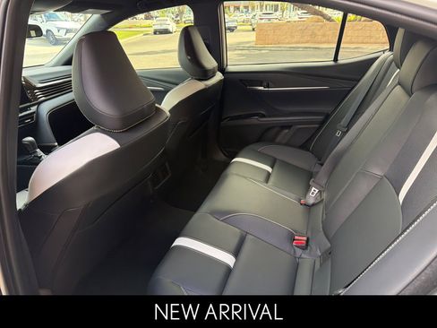 Used 2025 Toyota Camry SE image 6