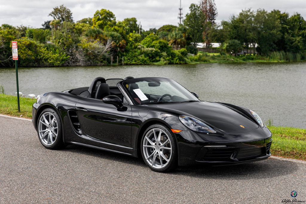 Used 2025 Porsche 718 Boxster RWD image 1