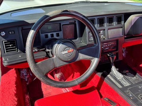 Used 1988 Chevrolet Corvette Convertible RWD image 21