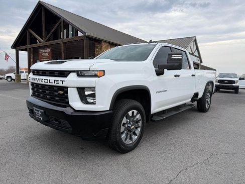 Used 2022 Chevrolet Silverado 2500 Custom w/ Custom Value Package image 2