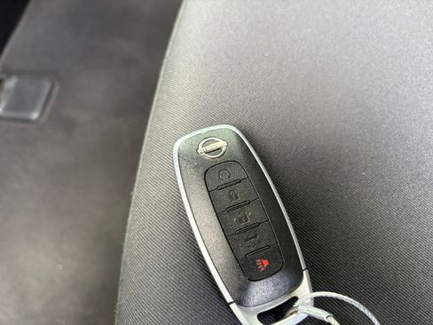 Used 2025 Nissan Pathfinder SV AWD/4WD image 27