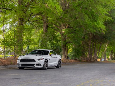 Used 2017 Ford Mustang GT Premium w/ Equipment Group 401A image 36