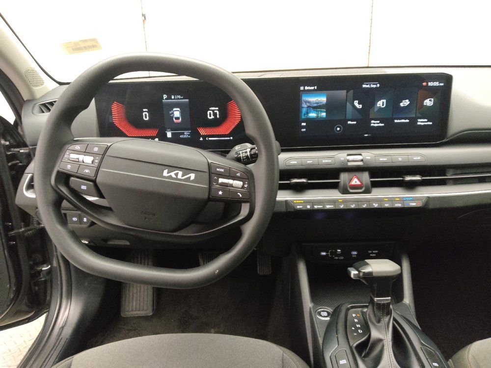 Used 2025 Kia K4 FWD image 22