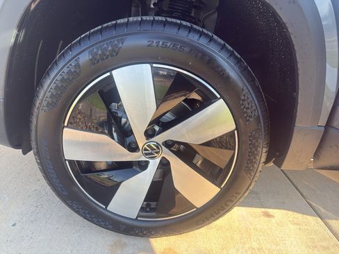 New 2025 Volkswagen Taos S image 18