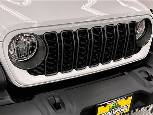 Used 2024 Jeep Wrangler Unlimited Sport AWD/4WD image 31