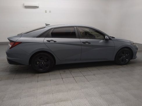 Used 2021 Hyundai Elantra SEL FWD image 10