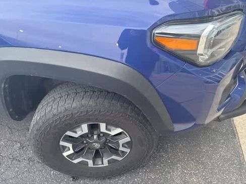 Used 2022 Toyota Tacoma TRD Off-Road image 17