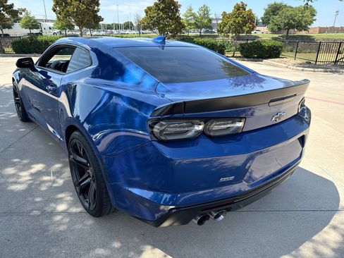 Used 2021 Chevrolet Camaro SS RWD image 6