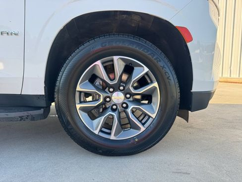 Used 2021 Chevrolet Suburban LT w/ LT Signature Package AWD/4WD image 29