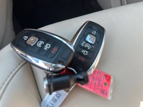 Used 2017 Lincoln MKC Select FWD image 35
