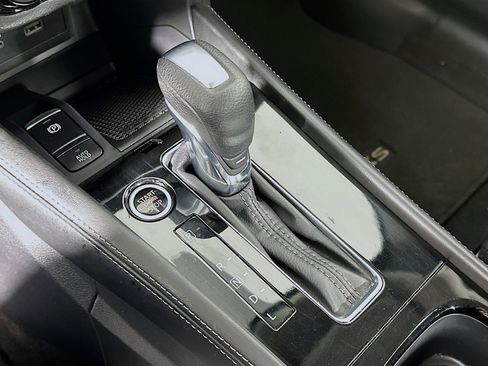 Used 2023 Nissan Kicks SR image 22