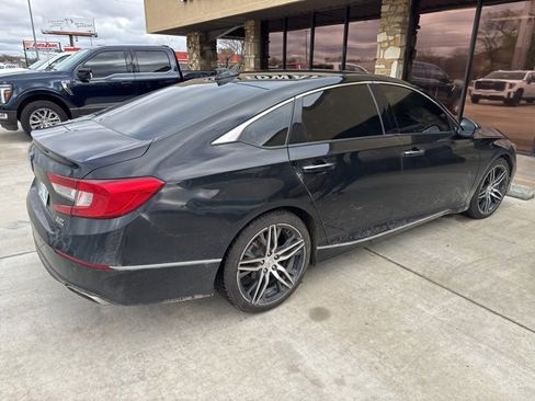 Used 2022 Honda Accord Touring image 3