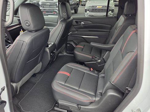 New 2026 Chevrolet Traverse RS w/ LPO, Floor Liner Package FWD image 6