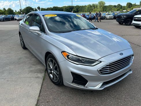 Used 2019 Ford Fusion SEL FWD image 3