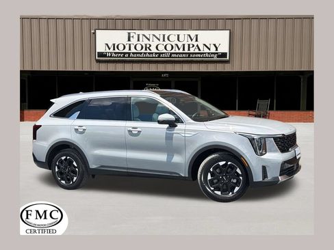 Used 2026 Kia Sorento S w/ S Panoramic Sunroof Package FWD image 1
