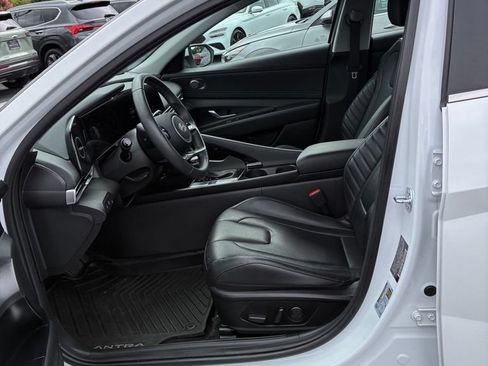 Used 2025 Hyundai Elantra Limited FWD image 25