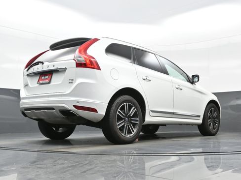 Used 2017 Volvo XC60 T5 Dynamic w/ Preferred Option Package image 32