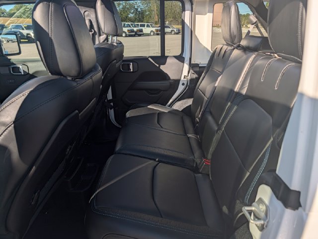 Used 2024 Jeep Wrangler High Altitude AWD/4WD image 25