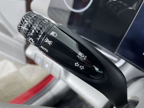 Used 2024 Hyundai Elantra SEL w/ Convenience Package image 29