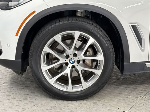 Used 2022 BMW X5 xDrive40i w/ Premium Package AWD/4WD image 13