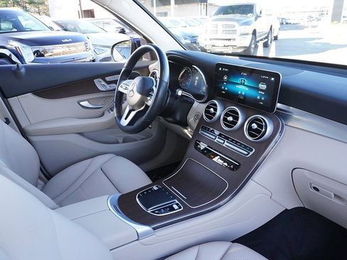 Used 2022 Mercedes-Benz GLC 300 GLC 300 image 30