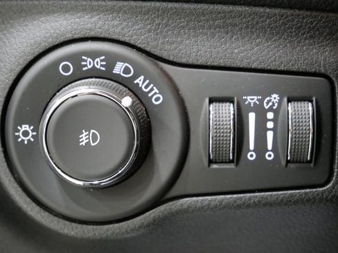 Used 2019 Jeep Compass Limited w/ Safety & Security Group image 14